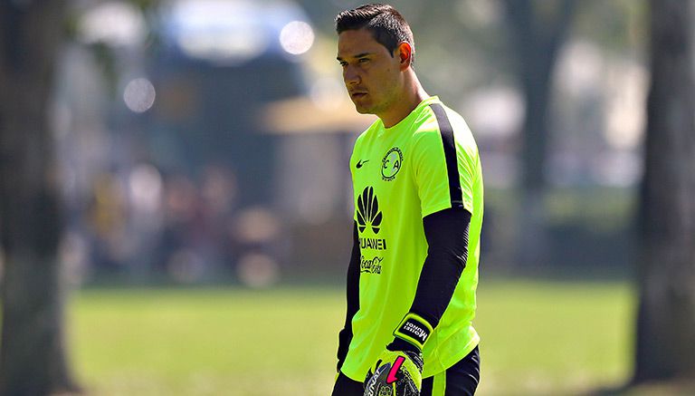 Moisés Muñoz, durante un entrenamiento en Coapa