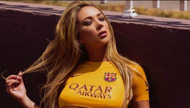 Livia Gullo demuestra su cariño al Barça con sexy sesión