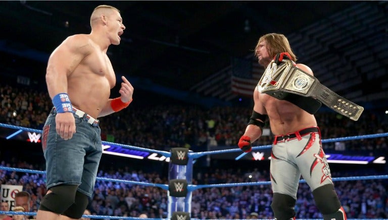 AJ Styles y John Cena se encaran