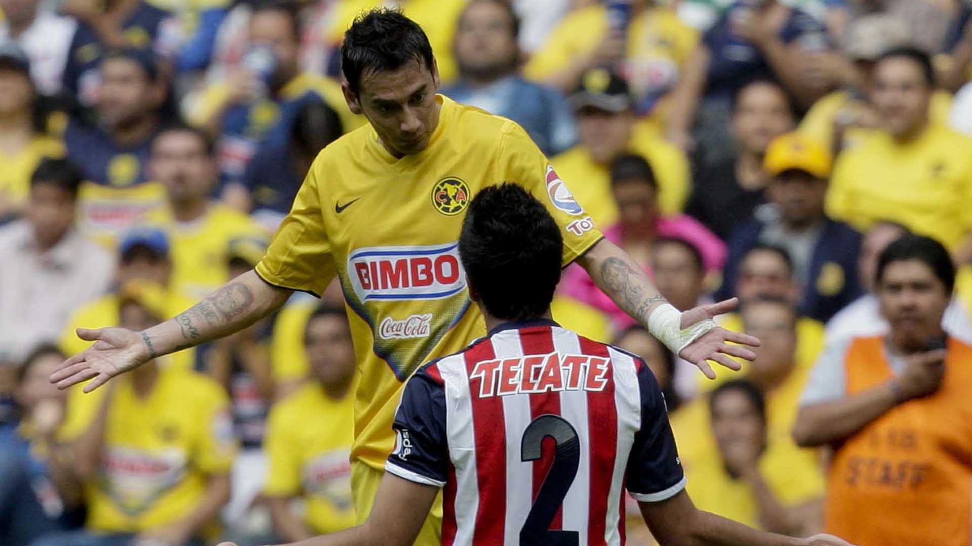 Sambueza, durante un Clásico en el Azteca