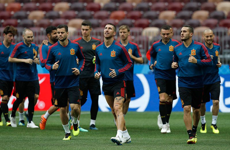 España se prepara para enfrentar al anfitrión de la Copa del Mundo
