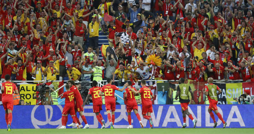 Futbolistas festejan con afición anotación de Bélgica en Copa del Mundo 
