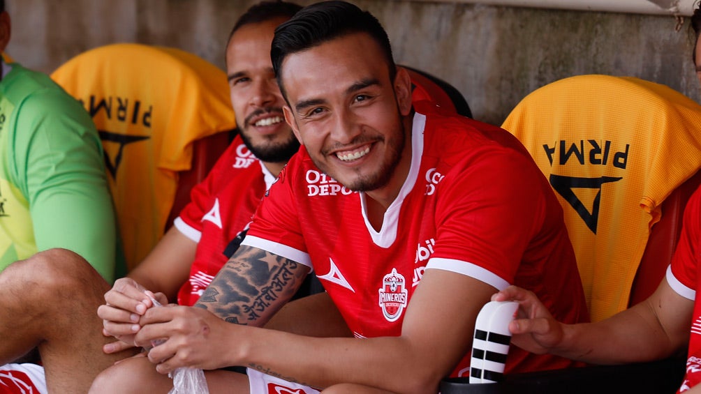 Zavala, en la banca durante un duelo de Mineros en el Ascenso