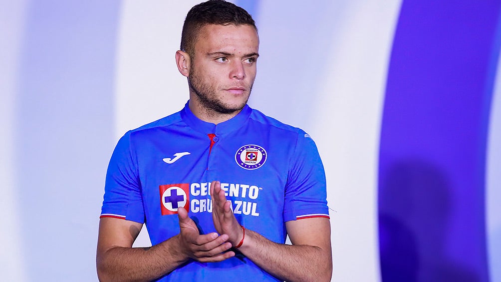 Revelan precio de la nueva camiseta de Cruz Azul