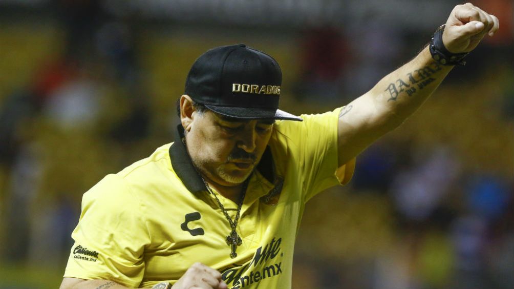 Diego Maradona durante un partido de Dorados