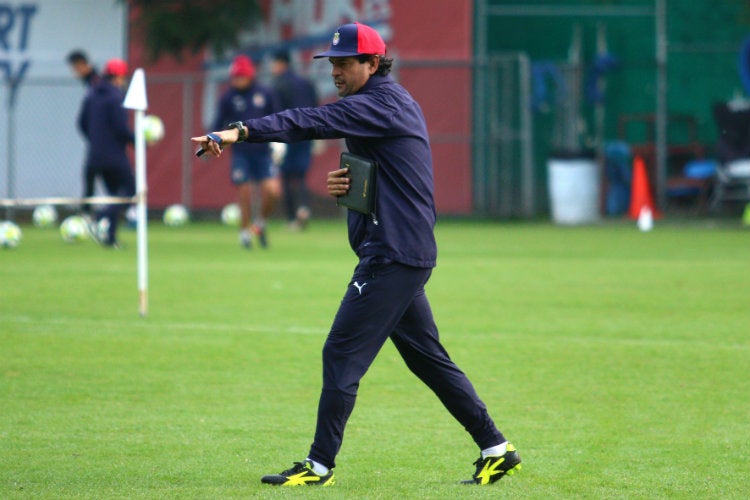 Cardozo, durante un entrenamiento con Chivas