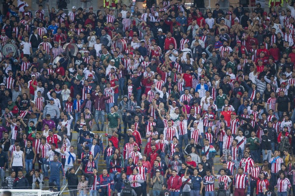 Seguidores de Chivas durante el encuentro ante Tijuana