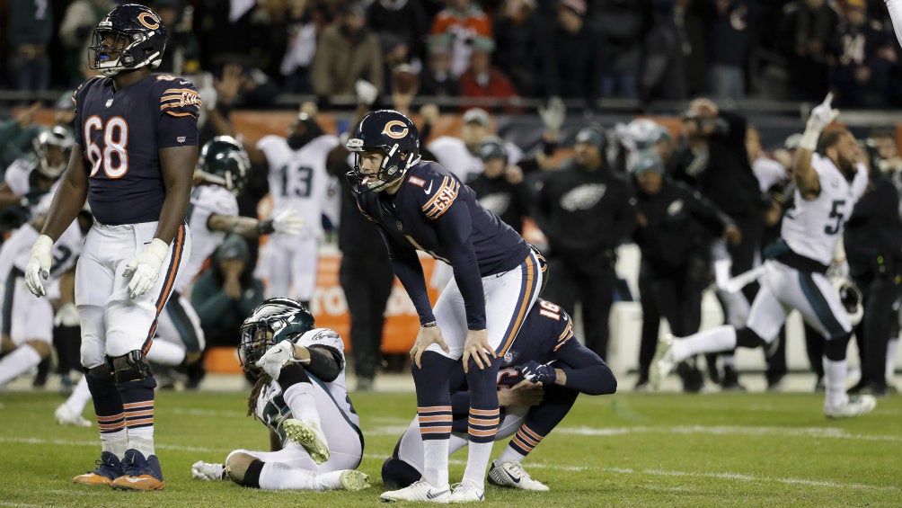 Cody Parkey se lamenta tras fallar un gol de campo