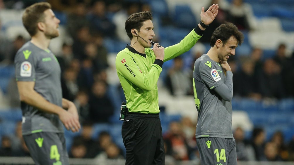 José Munuera Montero en un partido entre el Madrid vs Real Sociedad