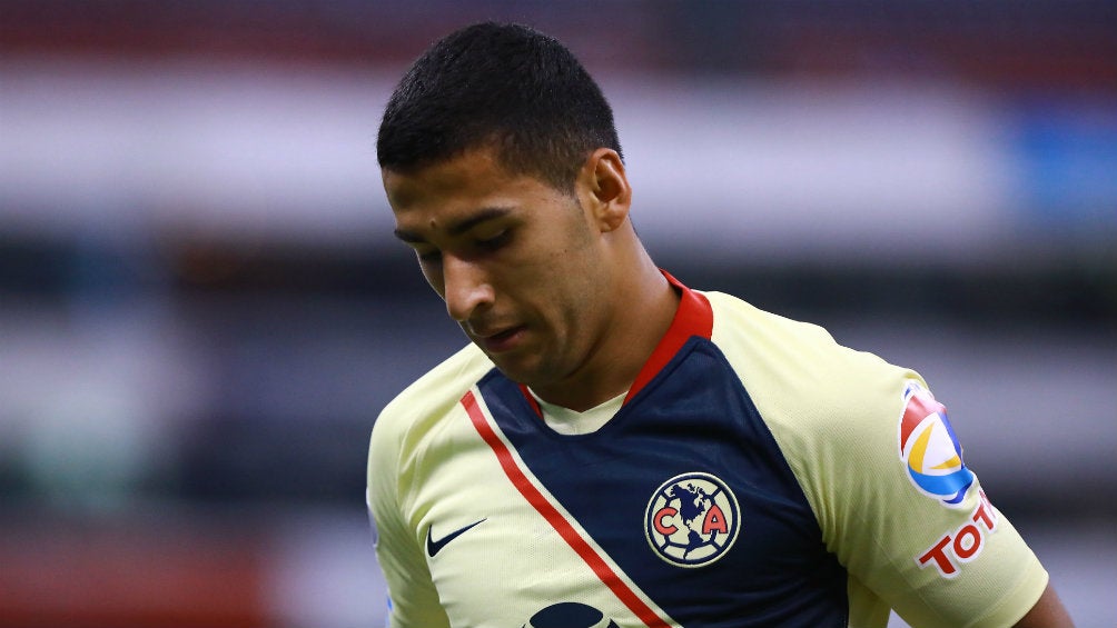 Domínguez se lamenta en un juego del América