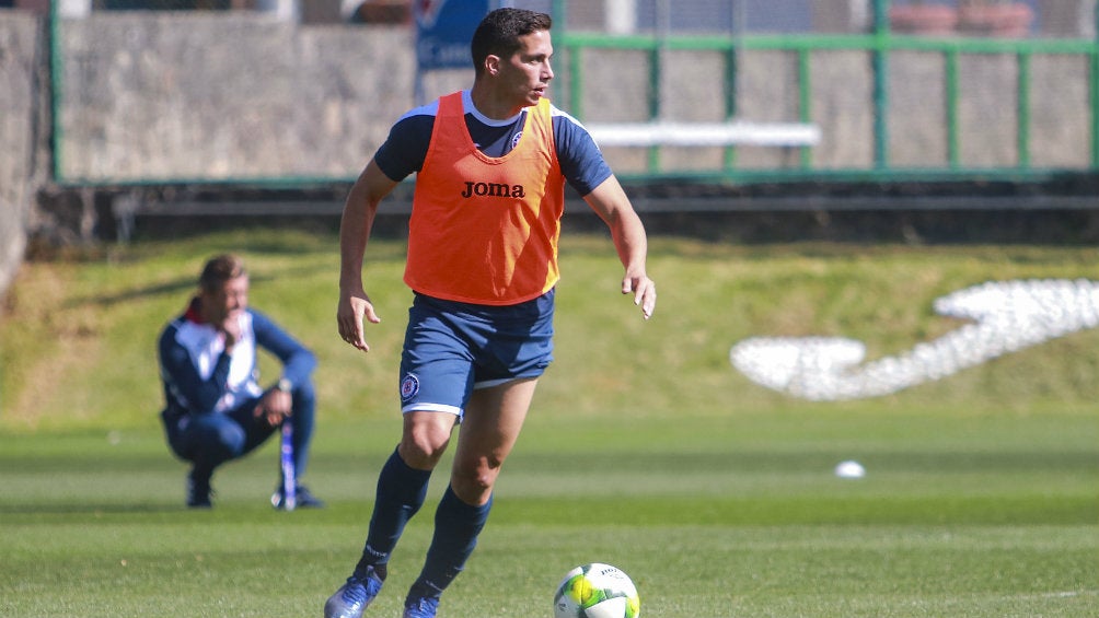 Marcone, durante la práctica de Cruz Azul en La Noria 