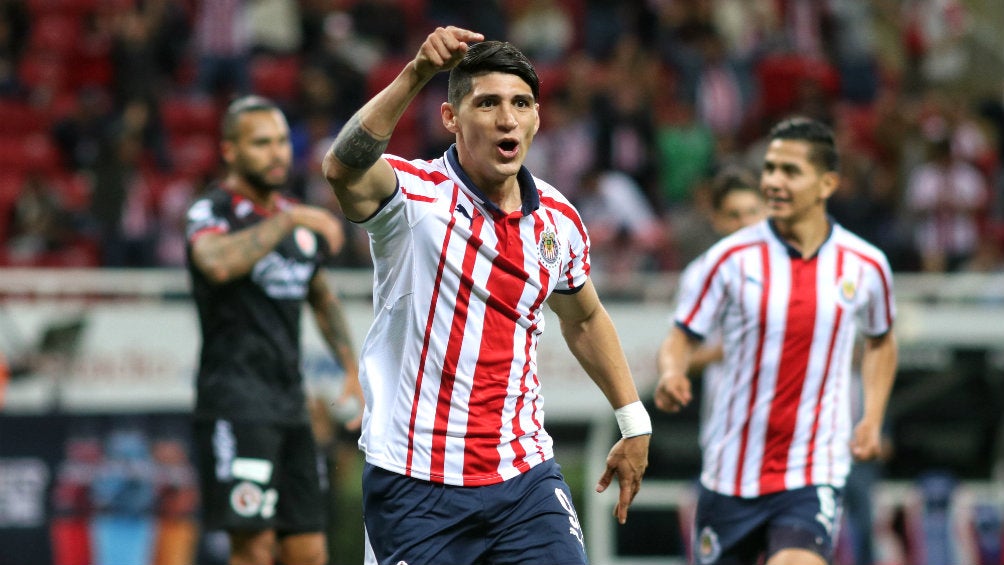  Alan Pulido festeja gol contra Xolos en la J1 del C2019