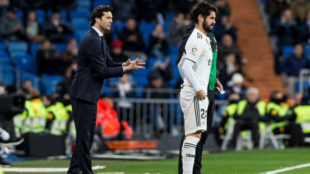 Isco previo a entrar de cambio en el encuentro del Real Madrid 