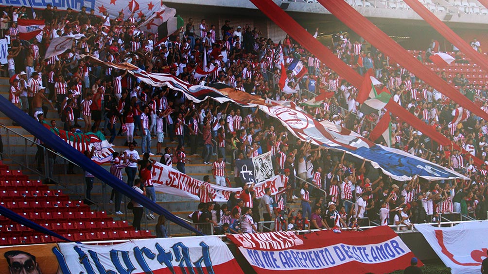 La afición del Guadalajara, durante el entrenamiento previo al Mundial de Clubes