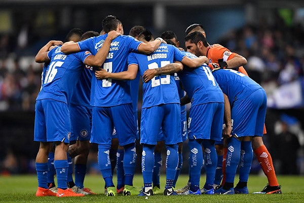 Cruz Azul hace el tradicional team back