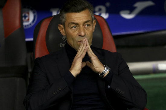 Caixinha ve partido del Cruz Azul