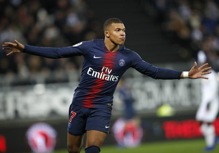 Mbappé festeja un gol con el PSG