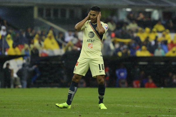 Cecilio Domínguez celebra una anotación con América