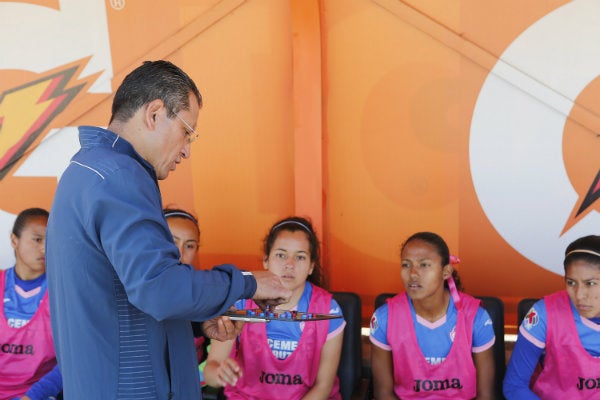 Hugo Santa durante un encuentro ante Lobos BUAP