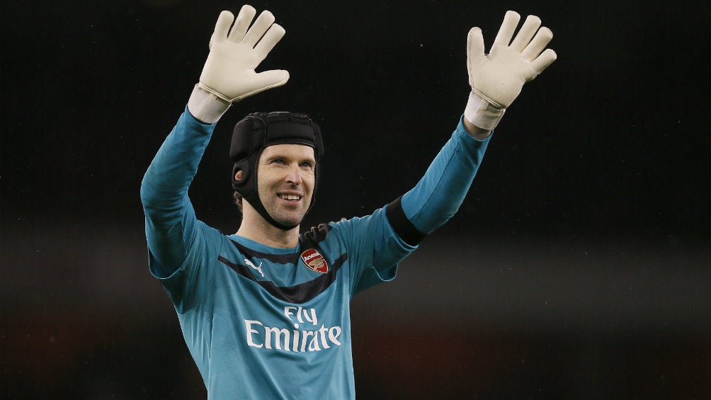 Petr Cech en un partido con el Arsenal 