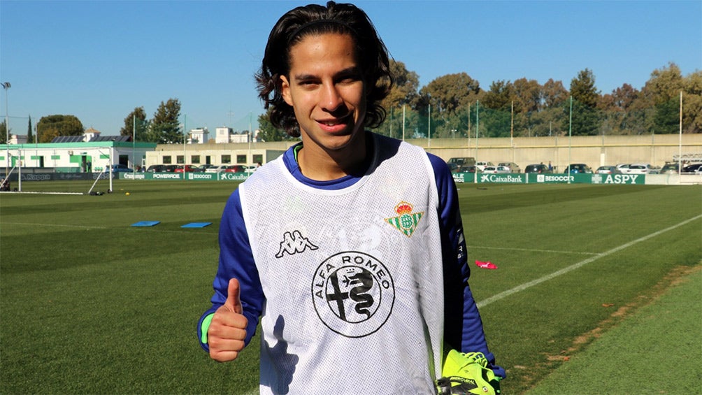 Lainez ya fue presentado oficialmente como jugador del Real Betis