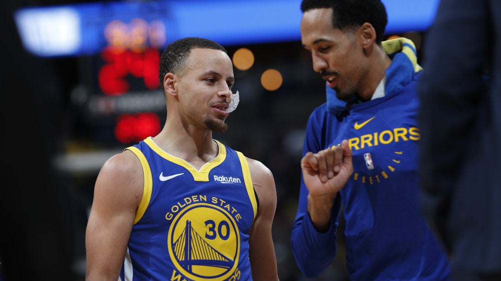 Shaun Livingston y Stephen Curry en duelo contra Nuggets