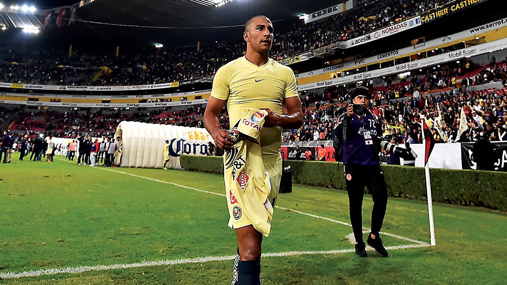 Cecilio Domínguez en un partido del América