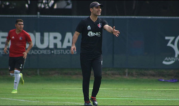 Rafa Márquez dirige entrenamiento del Atlas Sub 20