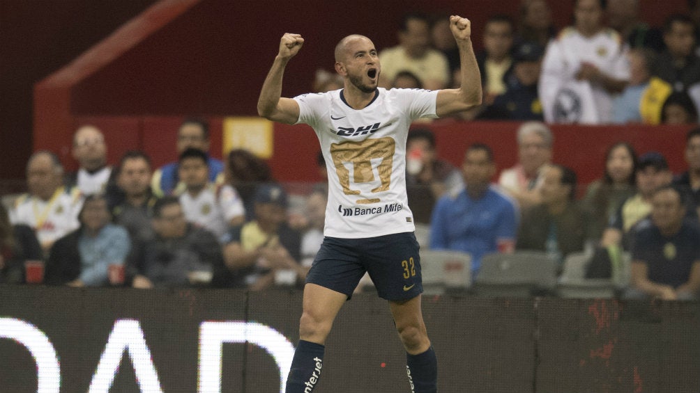 Carlos González celebra anotación contra el América