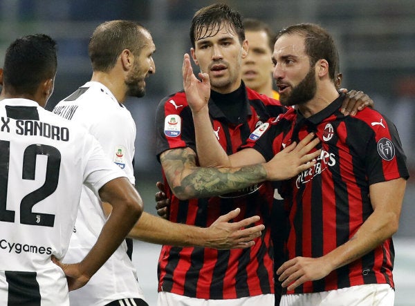 Gonzalo Higuaín durante un partido del Milan