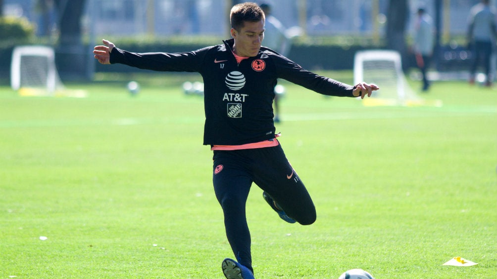 Cristian Insaurralde durante un entrenamiento con América