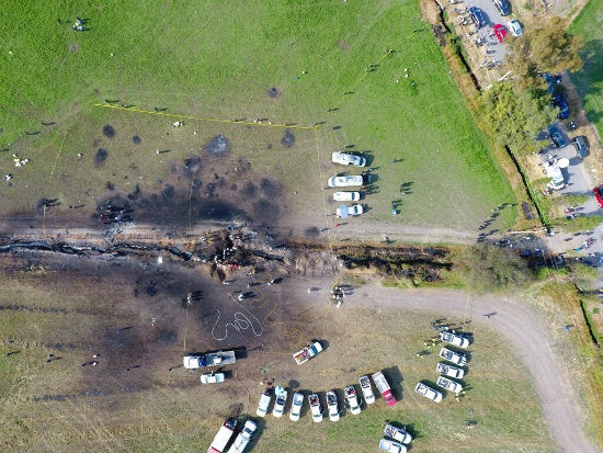 Vista aérea del ducto de Pemex después de la explosión