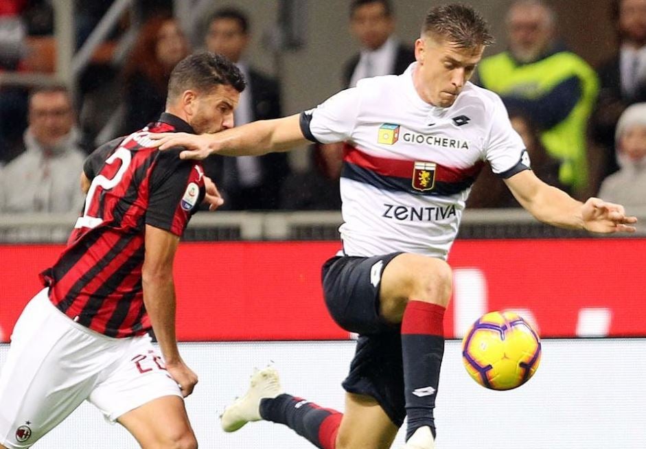 Piatek, en un juego contra el Milan