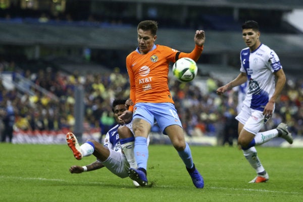 Insaurralde durante un encuentro ante Pachuca