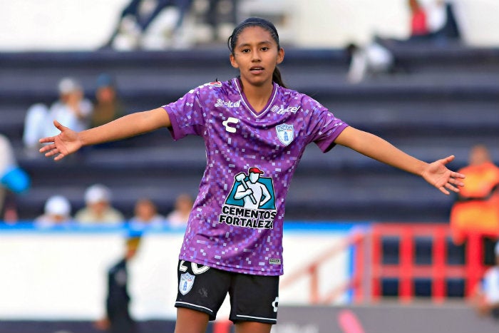 Diana Fierro en partido ante Cruz Azul 