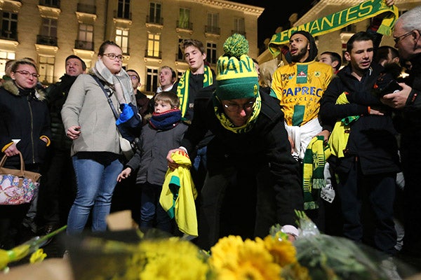 Afición de Nantes ya despide a Sala