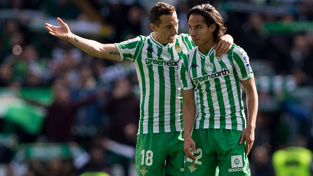 Guardado da indicaciones a Lainez en La Liga 