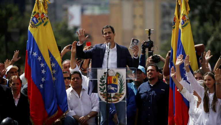 Juan Guaidó se declara presidente interino de Venezuela