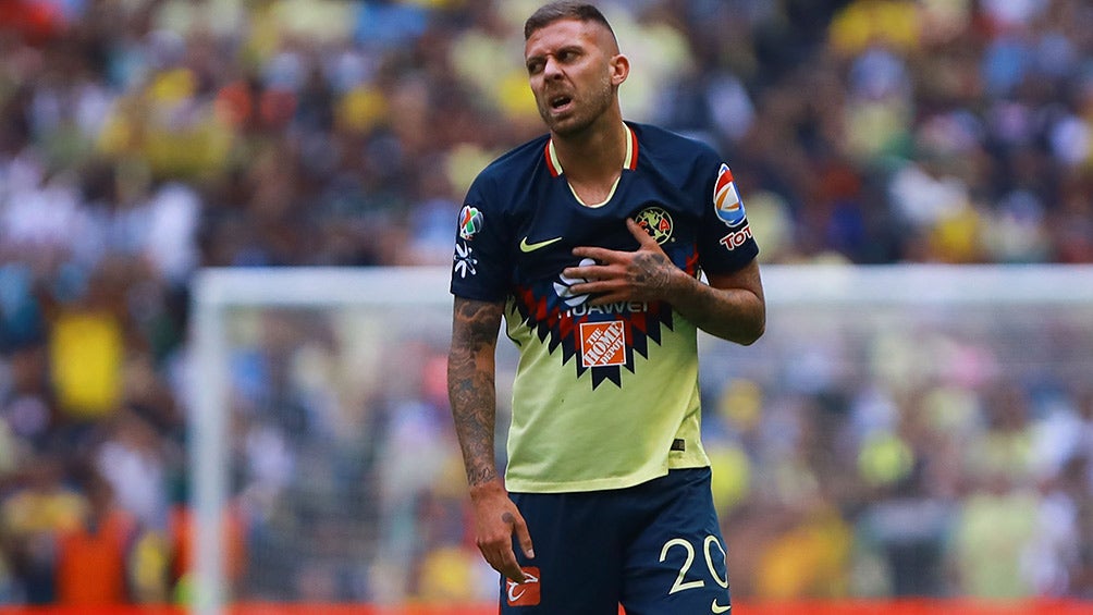 Ménez, durante un partido con América en el Clausura 2018