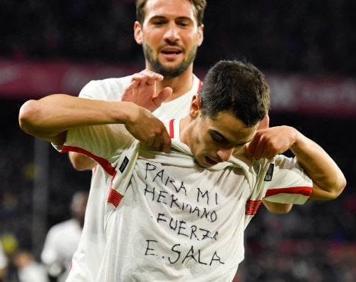 Ben Yedder celebra su anotación frente al Barcelona