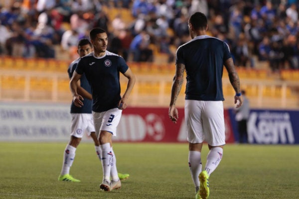 Eustáquio en un calentamiento previo al encuentro ante Alebrijes