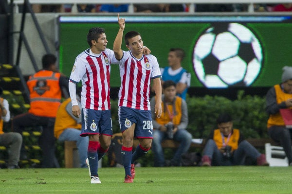 Beltrán festeja en partido de las Chivas