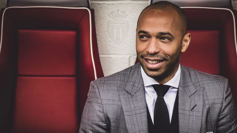 Thierry Henry posa en el banquillo del Mónaco