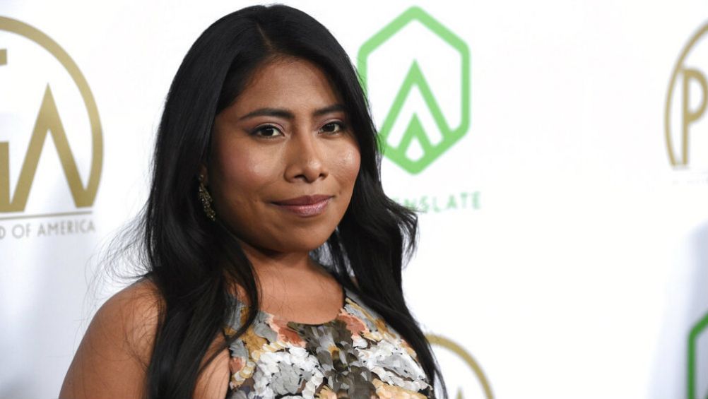 Yalitza Aparicio en una alfombra roja