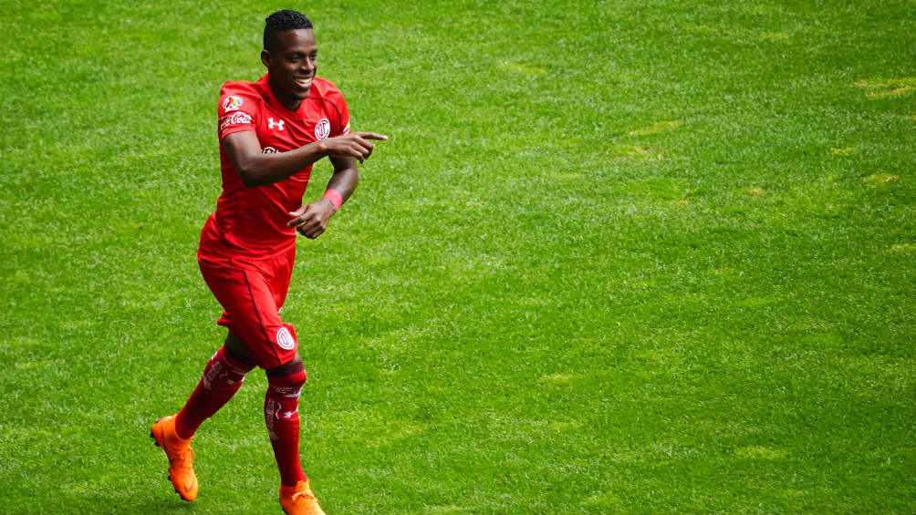 Cristian Borja celebra anotación con Toluca