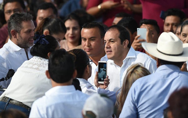 Cuauhtémoc Blanco atiende a medios