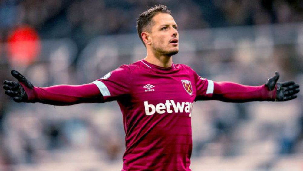 Javier Hernández celebra gol con los Hammers