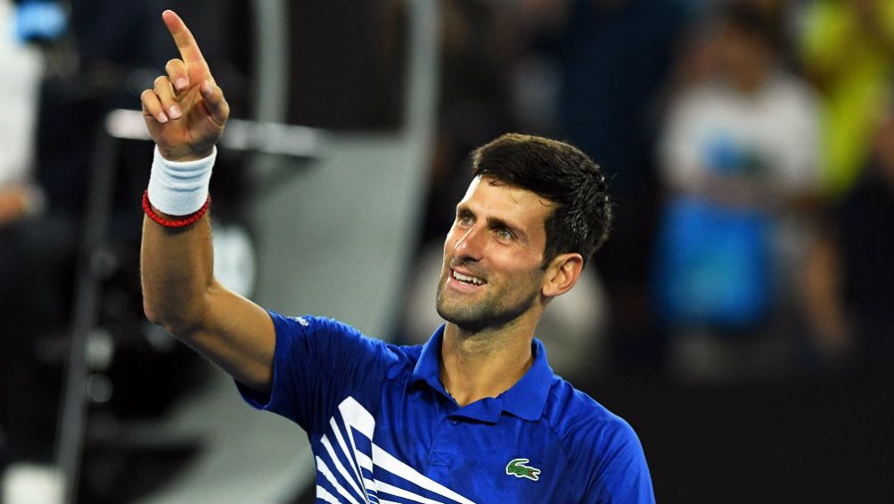 Djokovic festeja tras avanzar a la Final del Abierto de Australia 