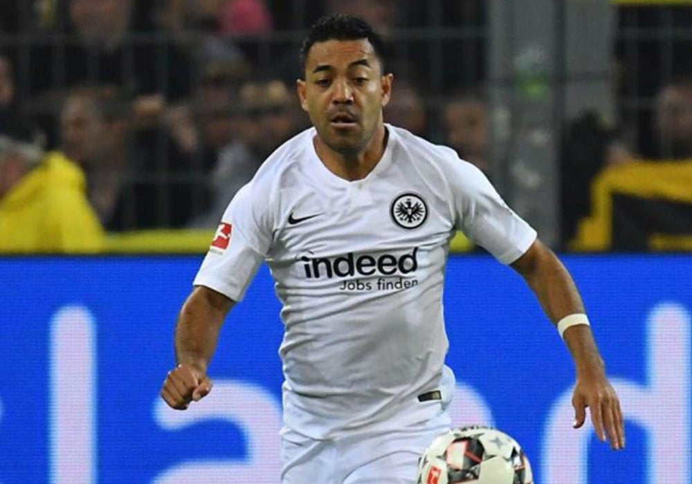 Marco Fabián en un partido del Franfurt