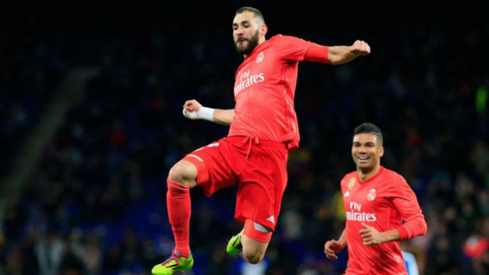 Karim Benzema festejando uno de sus goles ante el Espanyol